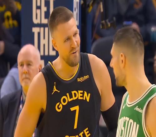 就這還像文班珀金勇士首秀12分低位能力全無(wú)科爾狂夸被打臉