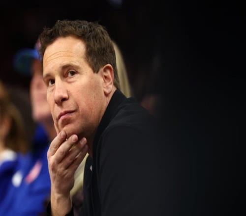 太陽老板怒噴NBA擺爛現(xiàn)象！故意輸球是恥辱把它當成策略更是荒唐