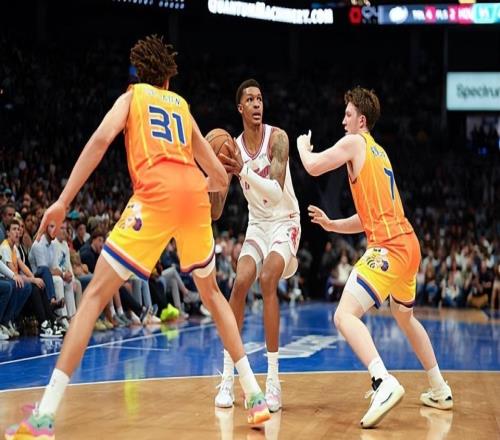 最近一段時(shí)間表現(xiàn)不錯(cuò)，但火箭鋒線新星還得想辦法保持水準(zhǔn)才行