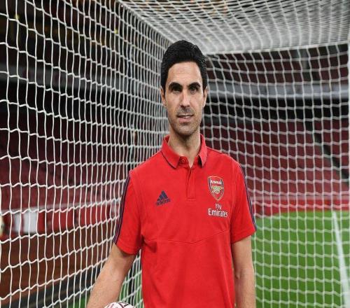 現(xiàn)在普遍的思路就是曼城會逆轉(zhuǎn)阿森納英超奪冠因為阿森納慌亂了