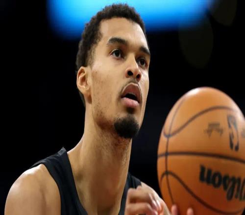 5年3.03億！文班亞馬面臨續(xù)約，能否達(dá)成指定新秀條款