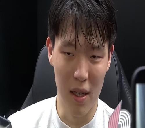 楊瀚森4中1后采訪：罰球6中2與訓(xùn)練有出入，約基奇告訴我很棒！