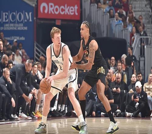 5個(gè)首輪秀中到底能培養(yǎng)出幾個(gè)籃網(wǎng)的建隊(duì)思路存在巨大的問題