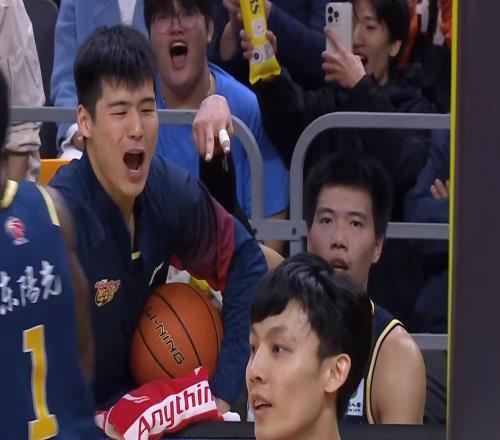 恭喜廣東隊(duì)！CBA“暴力雙能衛(wèi)”正式到位，男籃強(qiáng)力鋒線拯救杜鋒