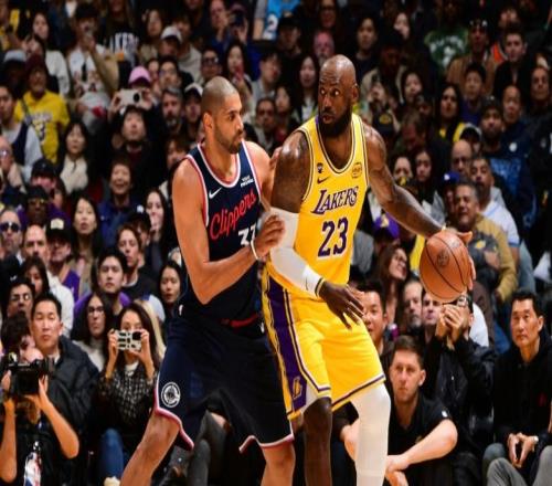 雙里程碑之夜險成罪人！詹皇致命失誤驚出汗連續(xù)五場兩雙成安慰