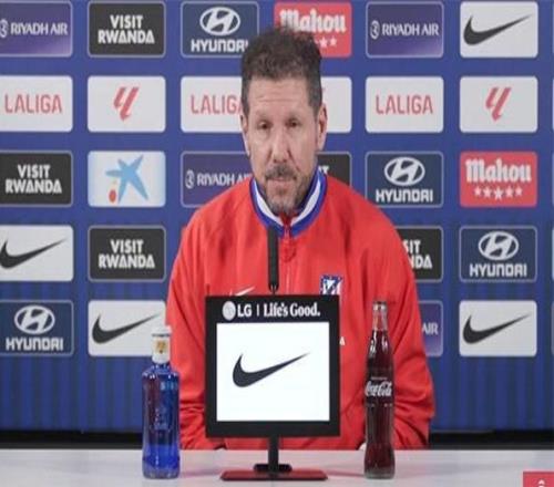 西蒙尼：沒有放棄任何比賽，我們輸?shù)哪菐讏?chǎng)純粹因?yàn)樘叩貌缓? />
<div   id=