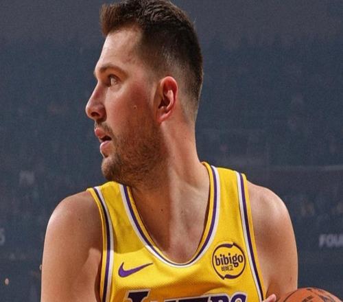 劃水雙巨全打瘋！東契奇首節(jié)17+4+4三分約基奇19+3三分