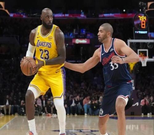 湖人贏球仍存隱患，老詹躲過一劫！泰倫盧抱怨不滿，小卡有新消息