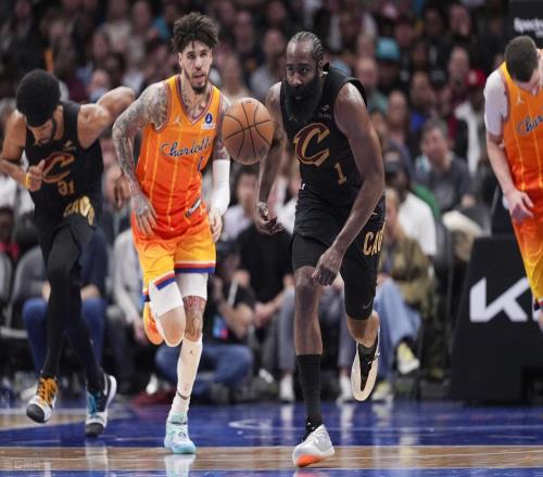 最佳新秀！克尼佩爾完勝哈登！米切爾背靠背發(fā)威，阿倫打爆黃蜂！