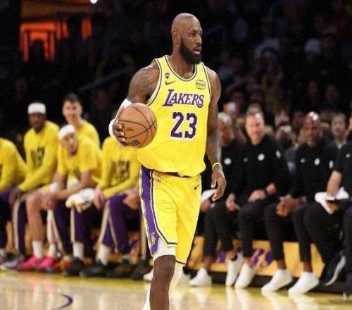 湖人成功復仇，詹姆斯創(chuàng)4大神跡！