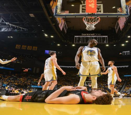 拒絕交易！場均8.4分+11次技犯，4年1億啊，勇士老板：不會交易他