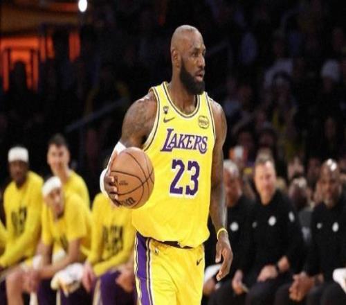 邊線球失誤險釀禍，詹姆斯13中5取13分3板11助，正負(fù)值全隊最低