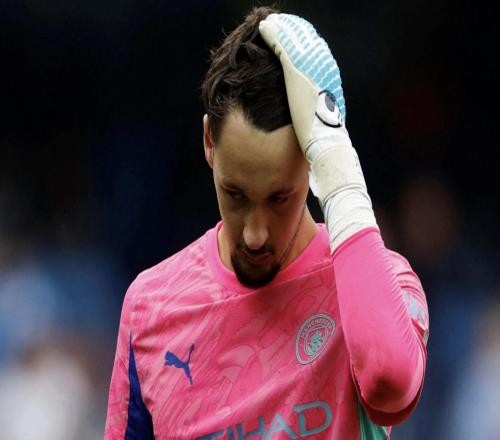 電訊報(bào)：去年特拉福德有機(jī)會拒絕曼城高薪阻礙其離開曼城