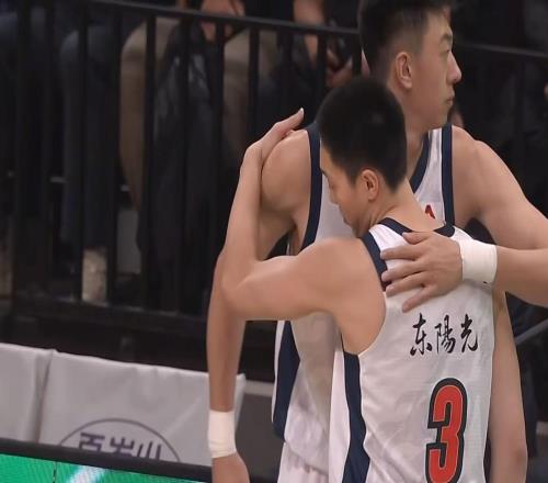 崔永熙復(fù)出+麥考爾就位！廣東最強(qiáng)陣容馳援杜鋒，能打爆京滬內(nèi)線