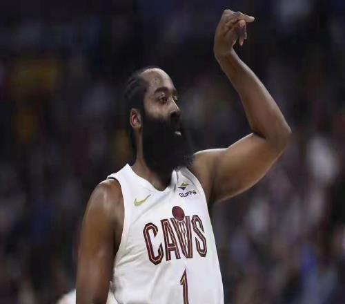 克努佩爾33分NBA常規(guī)賽黃蜂113118騎士米切爾32分