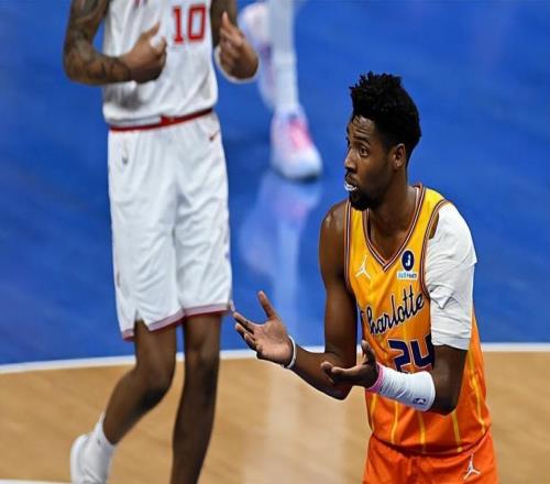 進攻效率實在是太離譜了！側翼新星少扔幾個黃蜂都未必輸給火箭