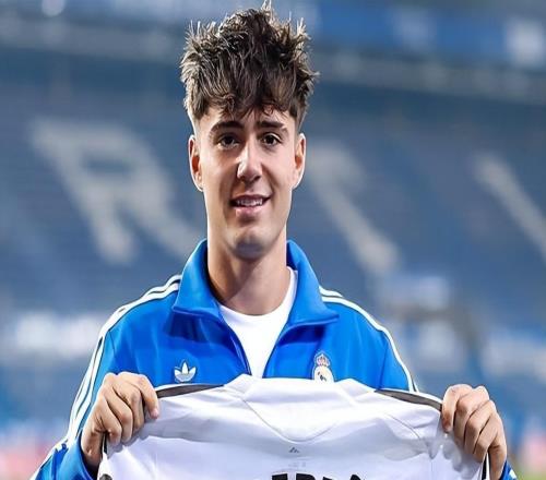 19歲天才后衛(wèi)橫空出世超級多面手羅馬諾爆料兩大歐洲豪門瘋搶