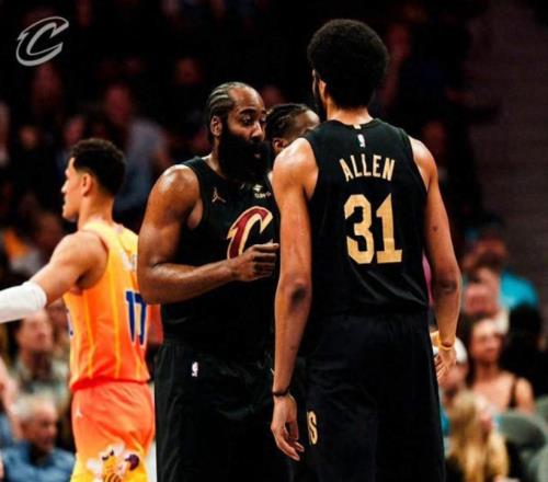 狂轟7連勝！騎士三殺黃蜂，哈登連創3大神跡，新秀登頂聯盟第一