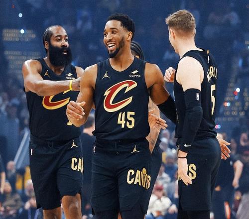 193記三分球！克神超越米球王，哈登喂飽阿倫，騎士反超尼克斯