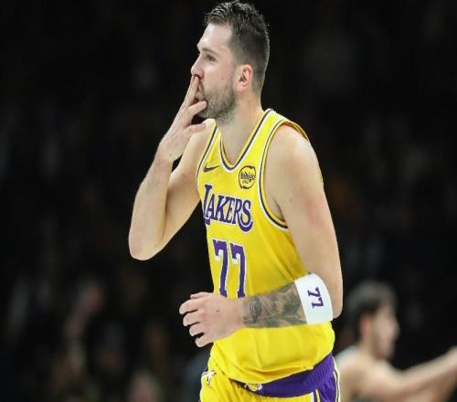 湖人125122險(xiǎn)勝快船球員評(píng)價(jià)：2人滿分，4人及格，4人低迷