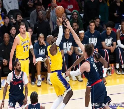 NBA最新排名出爐！一隊狂勝54分反超火箭，湖人保第5，騎士升第3