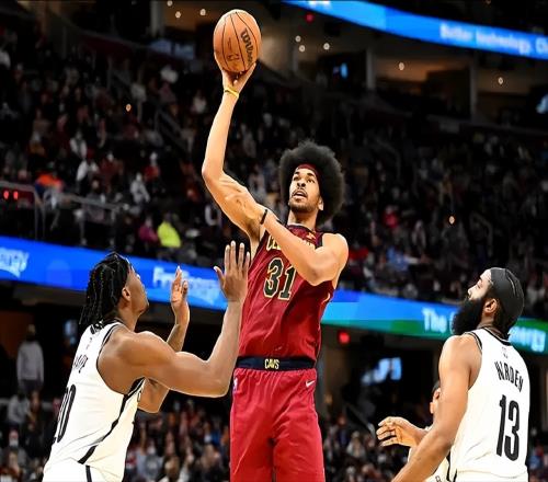 3年9100萬！騎士簽約神塔賺大了，哈登一來，他從藍(lán)領(lǐng)變成高級貨