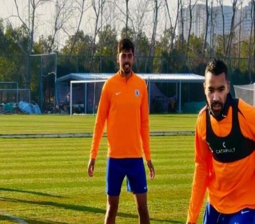 泰山隊35人名單浮現(xiàn)，球隊年齡結(jié)構(gòu)更合理，敲定兩場熱身賽