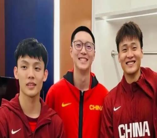 男籃世預(yù)賽前夕再遭打擊核心后衛(wèi)受傷退出：沖擊2連勝恐懸了