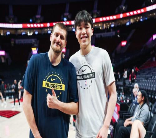 楊瀚森談與約基奇交流感受：練了十幾分鐘的英語全用上了