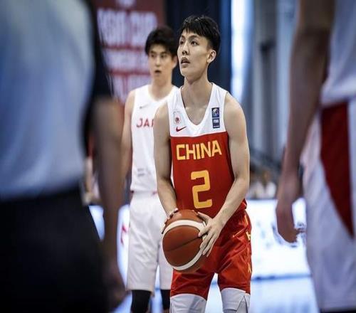 男籃后衛(wèi)線大調(diào)整！曝徐杰因傷無(wú)緣世預(yù)賽，郭士強(qiáng)或提拔菜鳥新秀