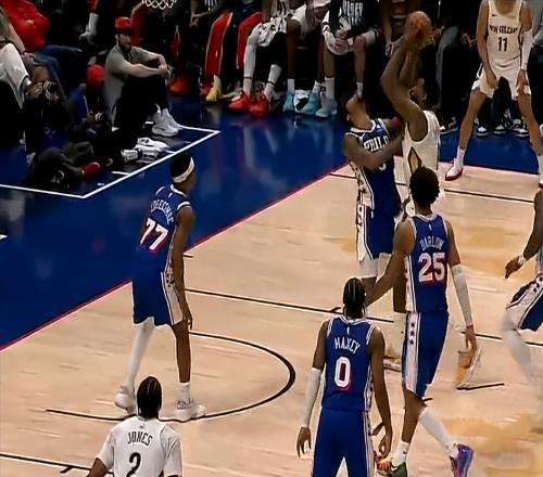 炸裂！6分15籃板4蓋帽！38歲中鋒復(fù)出打爆莊神，生涯總薪水2.12億