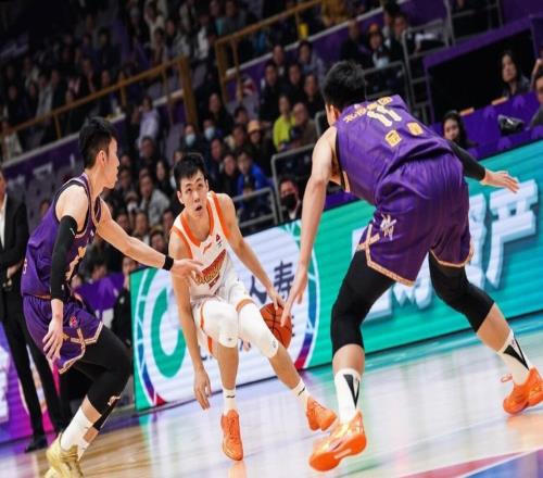 老六落選中國(guó)男籃啟程赴日缺龐崢麟徐杰因傷無緣高詩巖很穩(wěn)