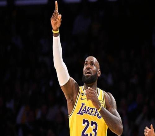 僅差12分！NBA歷史第一紀(jì)錄誕生！前無(wú)古人后難來(lái)者，老詹太強(qiáng)了