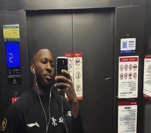 媒體人：北京首鋼為了穩(wěn)妥和過渡并沒有讓之前的外援離開