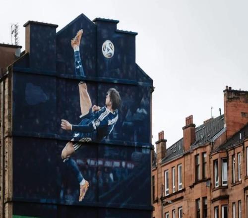 助蘇格蘭重返世界杯，麥克托米奈倒鉤破門壁畫亮相漢普登公園