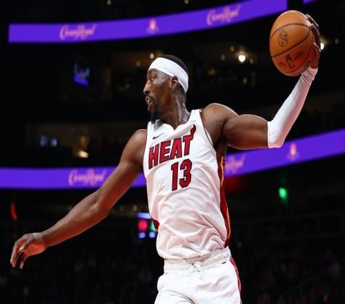 第30勝！希羅復(fù)出24分熱火31分大勝老鷹杰倫16+16+11