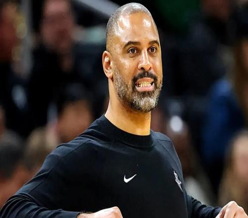 火箭被逆轉(zhuǎn)烏度卡在干嘛掛機(jī)不暫停，攻守?zé)o戰(zhàn)術(shù)，還亂用人！