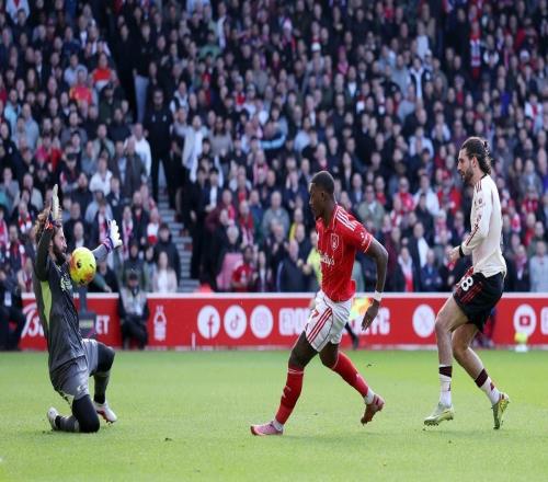 被壓著打，利物浦半場0射正，森林11腳射門2次射正