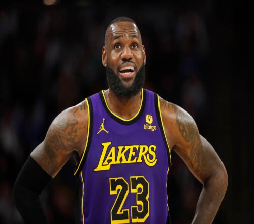 詹姆斯聊同行超巨欽佩自己自律：為了贏、必須暫時放棄愛好！