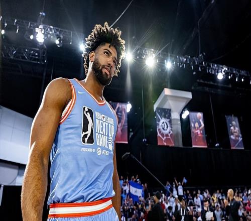 快船簽下騎士二隊(duì)內(nèi)線新秀，他有著相當(dāng)不錯(cuò)的籃下得分能力