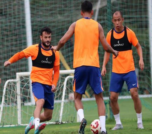 申花熱身必勝泰山！韓鵬上半場(chǎng)5外援下半場(chǎng)B隊(duì)彬彬赴津還有懸念