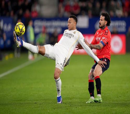 關(guān)鍵戰(zhàn)前又掉鏈子，皇馬就打算拿這個(gè)狀態(tài)再戰(zhàn)穆里尼奧