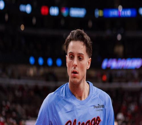 官方：公牛中鋒扎克科林斯接受右腳手術(shù)，賽季報(bào)銷(xiāo)