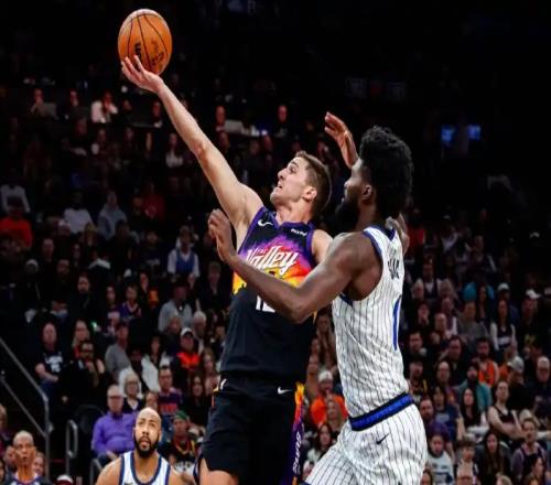 火箭舊將絕殺！太陽(yáng)雙加時(shí)贏球，霸王龍34分，湖人舊將17分成奇兵