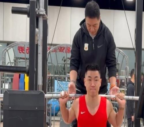 久違了！中國(guó)男籃首次曝光集訓(xùn)動(dòng)態(tài)球迷期盼最新窗口期能大獲全勝