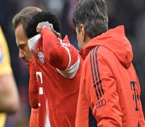 對陣法蘭克福時因傷被換下，阿方索賽后談傷情：我沒事