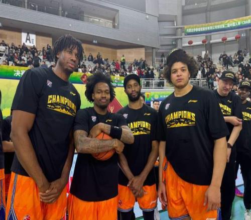 上海隊(duì)四外援保持不變！懷特塞德或成大殺器，盧偉要打亂爭(zhēng)冠格局