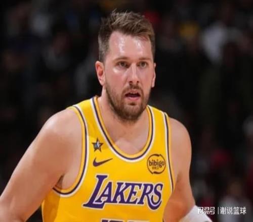 湖人被宿敵血脈壓制，東契奇詹姆斯低效刷分，替補遭對手超六碾壓