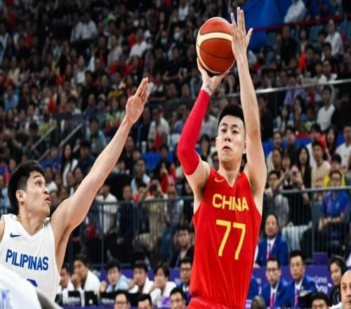 男籃世預(yù)賽12人名單已明朗！張鎮(zhèn)麟胡明軒領(lǐng)銜：龐崢麟落選出局！