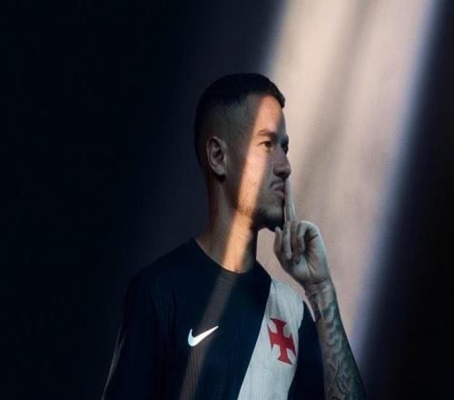 不堪被網(wǎng)友怒噴：這名昔日的巴西10號(hào)接班人，生涯按下了暫停鍵